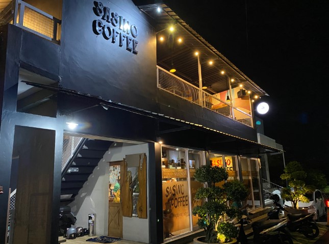 Sasino Coffee Bima Adhi Wibowo, 1. Pondok makan tebing grenjengan, 2. Angkringan Sopo Ngiro Wonogiri, 3. Jolly Bakery & Coffee Shop, 4. Kopi Joss Wonogiri, 5. Sunny Story Wonogiri, 6. Wedangan MAS, 7. KEDAI KOPI TOEJOE TOEJOE, 8. COZY COFFEE & RESTO, 9. Sasino Coffee, 10. Angkringan griyo aji somo Wonogiri, 11. Soto Pinglan, 12. Filosofi Teh, 13. Kopi tanjakan, 14. Javaholic Coffee Corner, 15. Staraja Coffee, 16. Youth Cafe Corner, 17. COFFEE BREAK SLOGOHIMO, 18. Bubbletime Coffee&Resto, 19. 1⁰5 Coffee, 20. Dylan cafe, 21. Mabes Es Teh Sijum, 22. Amerta Cafe Wonogiri, 23. Saphire Cafe and Resto