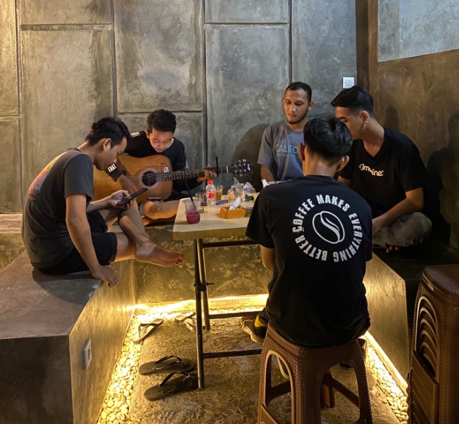 Sepenggal cerita V y n n, 1. Kalih Coffee Tea and Spaces Tegal, 2. Njajan.co Tegal, 3. Uncle coffee and resto, 4. Waroeng Sadewa, 5. Coffee Shop Tradisine Ngopi, 6. Nakula Cafe, 7. Papa brew, 8. MAJU CAFE (SUJOE CAFE) Susu sapi maju, 9. Kano point Cafe, 10. My Story Cafe Bistro &amp; Social House, 11. The Secret, 12. Boss’A Cafe, 13. WIJIKOPI, 14. KEDAI OMMAMET, 15. Bento Kopi Tegal, 16. Nazuwa coffee, 17. Sepenggal cerita, 18. Clavicula coffee and idea, 19. Tempat Peraduan, 20. Cafe keboen, 21. D’FORTUNE Cafe Bistro, 22. Maju Milk Centre (MMC), 23. Black And White Food Court &amp; Cafe, 24. Pesona Coffee Tegal, 25. QMilk Cafe, 26. Kilometer Cafe, 27. S Cafe, 28. Dontea Tegal, 29. Kedai Coffee Inn, 30. Yotee Coffee, 31. North Beach Cafe Tegal, 32. Holy Bowl, 33. Luang Waktu Coffee, 34. Kedai Debong, 35. Minapadi Coffee and Space, 36. Cafe Q Nyot, 37. Cafe yaul (Tutup), 38. Parsley Cafe And Bistro (Tutup), 39. Jasel bee Korean food and cafe (Tutup), 40. Teh Jawa Cafe (Tutup)