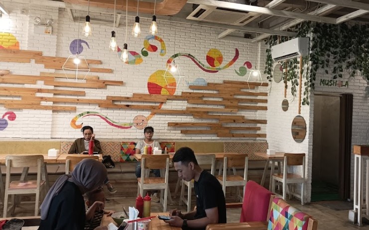 Fat Bubble Margonda Amalia Fauziah, 1. ARTiVATOR, 2. Fat Bubble Margonda, 3. Meet Up Cafe Sawangan, 4. Tempat Ngupi, 5. Ouwie Coffee And Eatery, 6. Kopi Bajawa Flores NTT Depok, 7. Kafe Hype Depok, 8. Rest For Sure, 9. Ruangnamu, 10. INTERAKSI SPACE, 11. TOMORO COFFEE – Kelapadua Depok, 12. Kopi Brumbun, 13. Koti, 14. Kopi Djoe, 15. Coffith Coffee &amp; Kitchen, 16. MAXX Coffee, 17. Warnoes Margonda, 18. Emily Listening Space, 19. Warung Kopi Tepi Sungai, 20. Hidden Haus Coffee &amp; Tea, 21. Temu Kamu Depok Coffee &amp; Eatery, 22. Nationalism Coffee Brewers ( Kedai Kopi Depok ), 23. Titik Rindu Coffee &amp; Venue, 24. Whatsup Cafe Dave Depok
