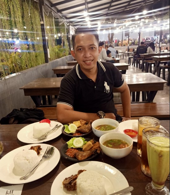 Kedai Tepi Teras Echa Family Channel, 1. Alun – Alun Kabupaten Sidoarjo, 2. The Rooster Coffee, 3. Wachitoo Coffee, 4. 45 Coffee Shop Grha Kopi Nusantara, 5. Jon’s Cafe #TamanPinang, 6. Kedai Tepi Teras, 7. Jungkir Balik Coffee, 8. Makmu Sidoarjo, 9. The Little A Coffee Shop, 10. Bonk Cafe, 11. Vox Populi Coffee, 12. Ame Coffee, 13. Kofibrik Diponegoro Sidoarjo, 14. Abah Choi Kopi Sidoarjo, 15. Tempat Kumpul Cafe, 16. Dna Coffee Distrik HK, 17. Crita Lama Kopi, 18. Omah Oeti Tempat Makan dan Ngopi, 19. Indische 1931 Coffee &amp; Roaster, 20. Shuga Cafe, 21. House Of Dorkas (HOD), 22. LB Street Cafe (Tutup), 23. Cafe Kayu Manis, 24. Dolomiti Ice Cream &amp; Resto, 25. Fresh Milk Sidoarjo, 26. Kopi kimi, 27. Pagi Pagi Coffee &amp; Eatery, 28. KOPI SOWAN, 29. Vox Populi Coffee And Eatery, 30. Manis ae Coffee &amp; Space, 31. D’payung, 32. Warung’E Dony, 33. Kedai Ahmed, 34. Katfe Sedati, 36. Gila Kopi Prospero, 37. Angkringan Pendopo Wetan
