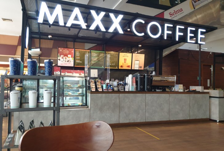 MAXX Coffee Ivan Setiawan, 1. ARTiVATOR, 2. Fat Bubble Margonda, 3. Meet Up Cafe Sawangan, 4. Tempat Ngupi, 5. Ouwie Coffee And Eatery, 6. Kopi Bajawa Flores NTT Depok, 7. Kafe Hype Depok, 8. Rest For Sure, 9. Ruangnamu, 10. INTERAKSI SPACE, 11. TOMORO COFFEE – Kelapadua Depok, 12. Kopi Brumbun, 13. Koti, 14. Kopi Djoe, 15. Coffith Coffee &amp; Kitchen, 16. MAXX Coffee, 17. Warnoes Margonda, 18. Emily Listening Space, 19. Warung Kopi Tepi Sungai, 20. Hidden Haus Coffee &amp; Tea, 21. Temu Kamu Depok Coffee &amp; Eatery, 22. Nationalism Coffee Brewers ( Kedai Kopi Depok ), 23. Titik Rindu Coffee &amp; Venue, 24. Whatsup Cafe Dave Depok