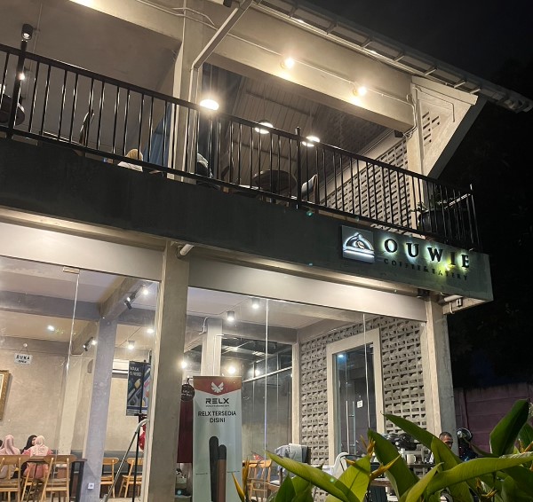 Ouwie Coffee And Eatery I Putu Dwi Pratama Arijaya, 1. ARTiVATOR, 2. Fat Bubble Margonda, 3. Meet Up Cafe Sawangan, 4. Tempat Ngupi, 5. Ouwie Coffee And Eatery, 6. Kopi Bajawa Flores NTT Depok, 7. Kafe Hype Depok, 8. Rest For Sure, 9. Ruangnamu, 10. INTERAKSI SPACE, 11. TOMORO COFFEE – Kelapadua Depok, 12. Kopi Brumbun, 13. Koti, 14. Kopi Djoe, 15. Coffith Coffee &amp; Kitchen, 16. MAXX Coffee, 17. Warnoes Margonda, 18. Emily Listening Space, 19. Warung Kopi Tepi Sungai, 20. Hidden Haus Coffee &amp; Tea, 21. Temu Kamu Depok Coffee &amp; Eatery, 22. Nationalism Coffee Brewers ( Kedai Kopi Depok ), 23. Titik Rindu Coffee &amp; Venue, 24. Whatsup Cafe Dave Depok
