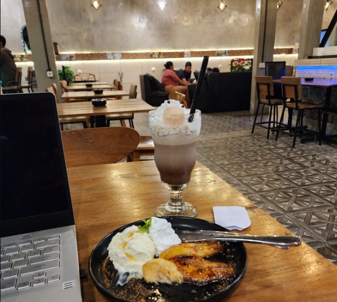 Pagi Pagi Coffee &amp; Eatery ivan noviq sahari, 1. Alun – Alun Kabupaten Sidoarjo, 2. The Rooster Coffee, 3. Wachitoo Coffee, 4. 45 Coffee Shop Grha Kopi Nusantara, 5. Jon’s Cafe #TamanPinang, 6. Kedai Tepi Teras, 7. Jungkir Balik Coffee, 8. Makmu Sidoarjo, 9. The Little A Coffee Shop, 10. Bonk Cafe, 11. Vox Populi Coffee, 12. Ame Coffee, 13. Kofibrik Diponegoro Sidoarjo, 14. Abah Choi Kopi Sidoarjo, 15. Tempat Kumpul Cafe, 16. Dna Coffee Distrik HK, 17. Crita Lama Kopi, 18. Omah Oeti Tempat Makan dan Ngopi, 19. Indische 1931 Coffee &amp; Roaster, 20. Shuga Cafe, 21. House Of Dorkas (HOD), 22. LB Street Cafe (Tutup), 23. Cafe Kayu Manis, 24. Dolomiti Ice Cream &amp; Resto, 25. Fresh Milk Sidoarjo, 26. Kopi kimi, 27. Pagi Pagi Coffee &amp; Eatery, 28. KOPI SOWAN, 29. Vox Populi Coffee And Eatery, 30. Manis ae Coffee &amp; Space, 31. D’payung, 32. Warung’E Dony, 33. Kedai Ahmed, 34. Katfe Sedati, 36. Gila Kopi Prospero, 37. Angkringan Pendopo Wetan