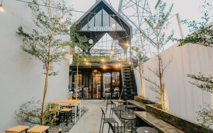 Titik Rindu Coffee &amp; Venue, 1. ARTiVATOR, 2. Fat Bubble Margonda, 3. Meet Up Cafe Sawangan, 4. Tempat Ngupi, 5. Ouwie Coffee And Eatery, 6. Kopi Bajawa Flores NTT Depok, 7. Kafe Hype Depok, 8. Rest For Sure, 9. Ruangnamu, 10. INTERAKSI SPACE, 11. TOMORO COFFEE – Kelapadua Depok, 12. Kopi Brumbun, 13. Koti, 14. Kopi Djoe, 15. Coffith Coffee &amp; Kitchen, 16. MAXX Coffee, 17. Warnoes Margonda, 18. Emily Listening Space, 19. Warung Kopi Tepi Sungai, 20. Hidden Haus Coffee &amp; Tea, 21. Temu Kamu Depok Coffee &amp; Eatery, 22. Nationalism Coffee Brewers ( Kedai Kopi Depok ), 23. Titik Rindu Coffee &amp; Venue, 24. Whatsup Cafe Dave Depok