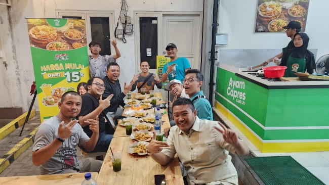 Ayam Capres Cabe Ijo Rizal Azmi, 1. Ayam Goreng Aroma 7, 2. Ayam Cipo Gunungbatu, 3. Bebek & Ayam Goreng Pak Ndut, 4. Ayam Goreng Ardhita, 5. Ayam Goreng Warung Doyong 1, 6. Ayam Goreng Ema Itjih – Pakuan, 7. Ayam Goreng Fatmawati Sawojajar, 8. Ayam Geprek Istimewa, 9. Ayam Capres Cabe Ijo, 10. Ayam Goreng Maulagie, 11. Ayam Goreng Trolok, 12. Ayam Goreng Mang Upi, 13. Warung Lalagung, 14. Kandang Ayam Galau, 15. Ayam Goreng Padaloma, 16. Resto Ayam Pakuan