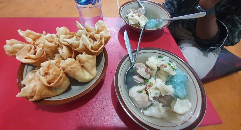 BAKSO GANTENG BATU Zainal Fanani, 1. Bakso Arief, 2. Bakso DE STADION, 3. Bakso Arema Cak Tono, 4. Cwi Mie &amp; Bakso Lombok, 5. Bakso Pemuda, 6. Omah Kentang &amp; Bakso Damas, 7. Bakso Kota Cak Man, 8. Bakso Ganteng, 9. Bakso Anda, 10. Bakso Madona Cak Man