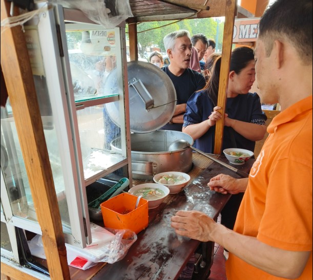 BAKSO GEPENG MAS DIDI GS lucky hanjono Samhudi, 1. Pondok Bakso Solo Mas To, 2. Bakso Gepeng Mas Didi GS, 3. Bakso Semox Madam Dewin, 4. Pondok Bakso Mas Gino, 5. Bakso Malang Cak Endut, 6. BAKSO GEPENG PONTISARI Khas Kalimantan, 7. Mie Baso Ciamis BSD, 8. Bakso Wonogiri Mas Narno, 9. Bakso Super 77 Maman, 10. Bakso BRI BSD, 11. Bakso Basodara, 12. Bakso Eyang Wonogiri