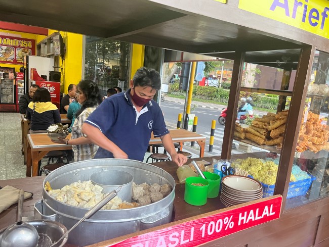 Bakso Arief A Yusuf Hakim, 1. Bakso Arief, 2. Bakso DE STADION, 3. Bakso Arema Cak Tono, 4. Cwi Mie &amp; Bakso Lombok, 5. Bakso Pemuda, 6. Omah Kentang &amp; Bakso Damas, 7. Bakso Kota Cak Man, 8. Bakso Ganteng, 9. Bakso Anda, 10. Bakso Madona Cak Man