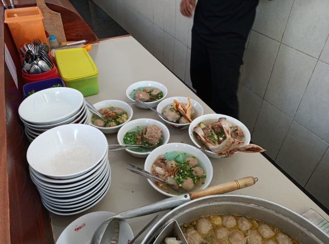 Bakso Haji Giman, 1. BAKSO KAKI SAPI GRESIK, 2. Joglo Petro, 3. Bakso Kedanyang, 4. Depot Mie 91 (Sundari), 5. Mie Ayam Valentine 313 jaksa agung, 6. Bakso Jemblong, 7. Bakso Spoonbob, 8. Bakso Haji Giman, 9. Bakso Kota Cak Man, 10. Bakso unyil kang mo solo