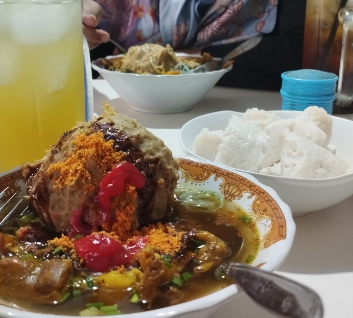 Bakso Kedanyang Rahmat Asmiyanto, 1. BAKSO KAKI SAPI GRESIK, 2. Joglo Petro, 3. Bakso Kedanyang, 4. Depot Mie 91 (Sundari), 5. Mie Ayam Valentine 313 jaksa agung, 6. Bakso Jemblong, 7. Bakso Spoonbob, 8. Bakso Haji Giman, 9. Bakso Kota Cak Man, 10. Bakso unyil kang mo solo