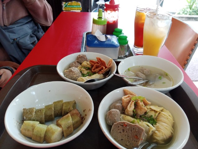 Bakso Kota Cak Man nurkholifah utami, 1. BAKSO KAKI SAPI GRESIK, 2. Joglo Petro, 3. Bakso Kedanyang, 4. Depot Mie 91 (Sundari), 5. Mie Ayam Valentine 313 jaksa agung, 6. Bakso Jemblong, 7. Bakso Spoonbob, 8. Bakso Haji Giman, 9. Bakso Kota Cak Man, 10. Bakso unyil kang mo solo