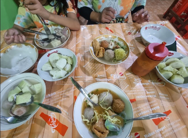 Bakso Pemuda Ricky Y S, 1. Bakso Arief, 2. Bakso DE STADION, 3. Bakso Arema Cak Tono, 4. Cwi Mie &amp; Bakso Lombok, 5. Bakso Pemuda, 6. Omah Kentang &amp; Bakso Damas, 7. Bakso Kota Cak Man, 8. Bakso Ganteng, 9. Bakso Anda, 10. Bakso Madona Cak Man