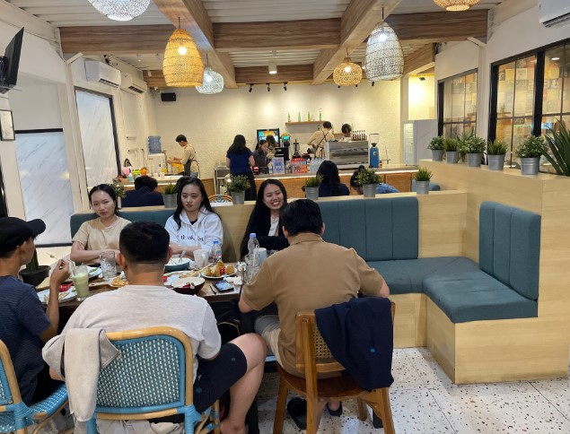 Eatime Stories Harry Trisnady, 1. Sudut Satu Cafe, 2. Libero (Coffee • Kitchen • Gelato), 3. Kaneel Cafe, 4. Guten Morgen, 5. Common Grounds Neo Soho, 6. O’Good Coffee &amp; Eatery, 7. Eatime Stories, 8. Bloom Coffee &amp; Eatery, 9. Rumah Juliet, 10. 9 Cups Coffee, 11. Gawe Coffee, 12. Haiso Coffee