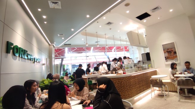 Fore Coffee - Summarecon Mall Bekasi Remalya Anano Sirima, 1. Kopi Nako, 2. Simetri Coffee Roasters Bekasi, 3. Excelso Summarecon Mall Bekasi, 4. Greyhound Cafe (Restoran Thailand), 5. Fat Bubble, 6. Peleton Bike &amp; Cafe, 7. Janji Jiwa La Terazza Summarecon Bekasi, 8. Fore Coffee – Summarecon Mall Bekasi, 9. Second Space Indonesia, 10. Kaizen Heritage, 11. Feel Matcha – La Spezia BCBD, 12. Brewok’s Cafe, 13. PAUL Le Café SMB