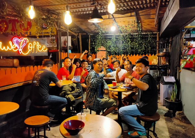 Gawe Coffee yuddy Tsp, 1. Sudut Satu Cafe, 2. Libero (Coffee • Kitchen • Gelato), 3. Kaneel Cafe, 4. Guten Morgen, 5. Common Grounds Neo Soho, 6. O’Good Coffee &amp; Eatery, 7. Eatime Stories, 8. Bloom Coffee &amp; Eatery, 9. Rumah Juliet, 10. 9 Cups Coffee, 11. Gawe Coffee, 12. Haiso Coffee