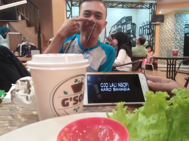Getz Resto & Caffe Mufrotin Subiyanto, 1. Kedai Coffee KDS, 2. Singapore Restaurant & Coffee Shop, 3. New Garasi Cafe & Bistro, 4. Raffa Cafe, 5. Terlanjur Nyaman Veteran, 6. Selasar coffeeshop bojonegoro, 7. Love Garden, 8. Wa Coffee, 9. Coco comel, 10. Tea Time Cafe & Gelato, 11. COFFEE GUNUNG, 12. fourstep coffee eatery, 13. Mojo.bjn cafe, 14. Saphira’s Cafe, 15. Getz Resto & Caffe, 16. ORCHID Cafe and Resto, 17. Petruk Cafe, 18. Cafe Djion, 19. Klasik Cafe
