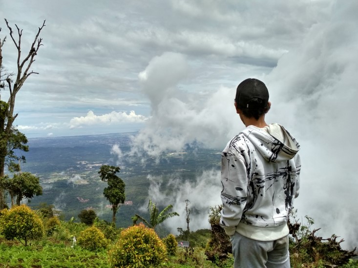 1. CAS Waterpark Cikole, 2. Lembur Kula, 3. Saung Biru, 4. Taman Bunga Kampung Jambu, 5. Gunung Karang, 6. Curug Putri Pandeglang, 7. Pulau Peucang