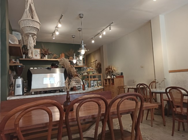 Guten Mørgen mici milani, 1. Sudut Satu Cafe, 2. Libero (Coffee • Kitchen • Gelato), 3. Kaneel Cafe, 4. Guten Morgen, 5. Common Grounds Neo Soho, 6. O’Good Coffee &amp; Eatery, 7. Eatime Stories, 8. Bloom Coffee &amp; Eatery, 9. Rumah Juliet, 10. 9 Cups Coffee, 11. Gawe Coffee, 12. Haiso Coffee