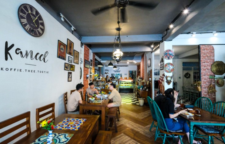 Kaneel Cafe Egy Erzagian, 1. Sudut Satu Cafe, 2. Libero (Coffee • Kitchen • Gelato), 3. Kaneel Cafe, 4. Guten Morgen, 5. Common Grounds Neo Soho, 6. O’Good Coffee &amp; Eatery, 7. Eatime Stories, 8. Bloom Coffee &amp; Eatery, 9. Rumah Juliet, 10. 9 Cups Coffee, 11. Gawe Coffee, 12. Haiso Coffee