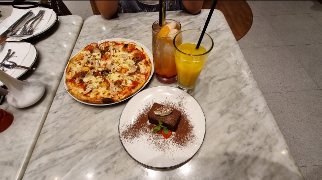 Pizza Marzano Kota Kasablanka Nena “Nenaades” D, 1. Ojju K-Food, 2. Ikkudo Ichi, 3. Shaburi, 4. Genki Sushi, 5. Nanny’s Pavillon, 6. Marugame Udon, 7. Imperial Kitchen and Dimsum, 8. Wingstop, 9. Warung Leko, 10. Sate Khas Senayan, 11. Jittlada Thai Cuisine, 12. Remboelan Kota Kasablanka, 13. Pizza Marzano Kota Kasablanka, 14. The Social Pot, 15. the people’s cafe, 16. Kafe Betawi Kota Kasablanka, 17. Wayang Bistro, 19. Taliwang Bali, 20. Chung Gi wa, 22. Kopi Luwak, 23. Puyo Silky