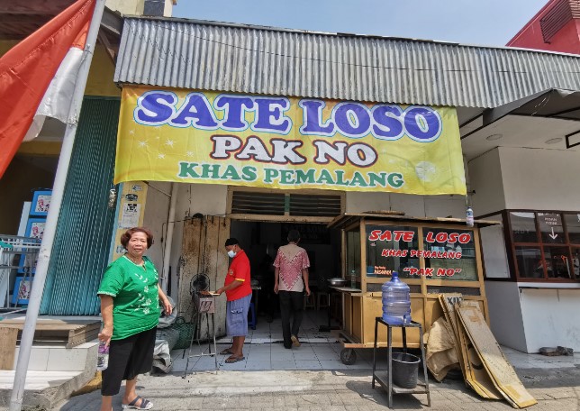 Sate Loso Pak No Khas Pemalang Harry Chan, 1. Nasi Grombyang Bpk. H. Warso, 2. Nasi Grombyang Pak Waridin, 3. Lesehan Aldan Pemalang, 4. RM. Ayam Gepuk Super Lezat Pemalang, 5. Warung Tengah Sawah Bu Ruslani, 6. RM. PAK KARDI – Ulujami – Spesial Kepiting, 7. Mie Sosis, 8. Pecak Welut Bu Niti, 9. Serba Sambal Pemalang, 10. Bojong Resto, 11. Rumah Makan Mantep Roso, 12. Warung Makan H. Mahradj, 13. Sate Loso Pak No Khas Pemalang, 14. Rumah Makan Java, 15. Pelem Tjengkir Heritage Restaurant, 16. Rumah Makan Condong Raos Pak Kardi, 17. Kepiting Gemes Pak Mamo, 18. Lontong Dekem Pak Drajat