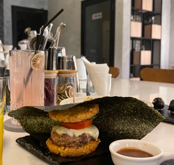 Second Space Indonesia Bella Arabella Tandiono, 1. Kopi Nako, 2. Simetri Coffee Roasters Bekasi, 3. Excelso Summarecon Mall Bekasi, 4. Greyhound Cafe (Restoran Thailand), 5. Fat Bubble, 6. Peleton Bike &amp; Cafe, 7. Janji Jiwa La Terazza Summarecon Bekasi, 8. Fore Coffee – Summarecon Mall Bekasi, 9. Second Space Indonesia, 10. Kaizen Heritage, 11. Feel Matcha – La Spezia BCBD, 12. Brewok’s Cafe, 13. PAUL Le Café SMB
