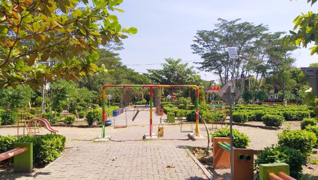 Taman Edukasi ROMI ALFARIZ Chanel, 1. Waduk Penjalin, 2. Hutan Mangrove Kaliwlingi, 3. Pantai Randusanga / Randusongo, 4. Agrowisata Besaran, 5. Wisata Pasir Gibug, 6. Masjid Agung Brebes, 7. Kalibaya Park, 8. Pabrik Gula Jatibarang, 9. Taman Edukasi, 10. Curug Putri, 11. Kebun Teh Kali Gua, 12. Candi Pangkuan, 13. Air Terjun Ranto Canyon, 14. Kampung Budaya Dusun Jalaswatu, 15. Pemandian Air Panas Tirta Husada, 16. Pemandian Air Panas Cipanas Buaran, 17. Ciblon Waterboom, 18. Bukit Cawiri, Dadablangan Malahayu, 19. Waduk Malahayu, 20. Cagar Alam Telaga Ranjeng, 21. Bukit Panenjoan, 22. Bukit AADT yang Menawan , 23. Bukit Baper yang Menawan , 24. Puncak Sakub, 25. Alun – Alun Brebes, 26. Pulau Hantu Sigempol, 27. Bukit Bintang Capar yang eksotik, 28. Gunung Gora, 29. Curug Cantel, 30. Kebon Gedhang, 31. Bukit Gerdesy – Taman Gerdesty Cilibur, 32. Pulau Cemara Sawojajar Brebes, 33. Gunung Nyapa, 34. Curug Awu, 35. Curug Panyusuhan, 37. Curug Rambukasang yang tersembunyi, 38. Curug Lebak Beber Wetan