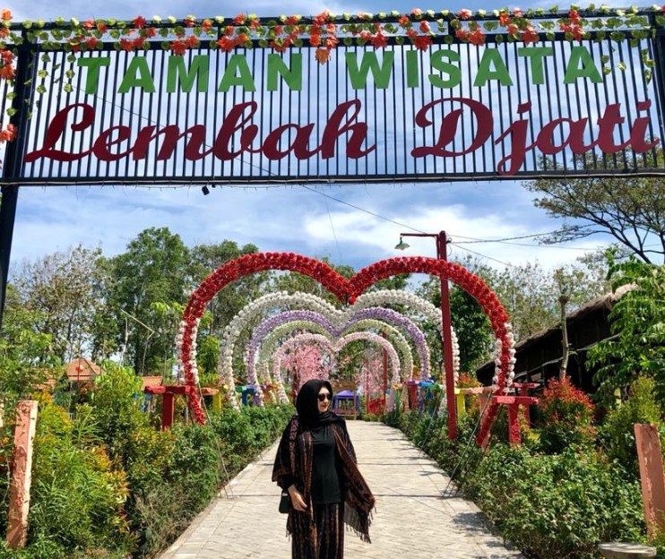 Taman Lembah Djati, 1. Air Terjun Sedudo , 2. Watu Lawang , 3. Taman Pandan Wilis , 4. WM Mini WaterPark Sawahan, 5. Bukit Surga, 6. Wisata Taman Cengkok Asri ( WTC Asri ), 7. Air Terjun Roro Kuning , 8. Candi Ngetos , 9. Taman Pintar Nganjuk, 10. Goa Margo Tresno , 11. Taman Wisata Manyung, 12. Taman Lembah Djati, 13. Air Terjun Singokromo, 14. Waduk Perning , 15. Bukit Salju Ngetos, 16. Waduk Putukrejo , 17. Wisata Sumbermiri Nganjuk, 18. Sendang Putri Wilis , 19. Wisata Bukit Batu Songgong , 20. Monumen Dr. Soetomo, 21. Museum Anjuk Ladang , 22. Taman Rekreasi Anjuk Ladang , 23. Pura Kerta Bhuwana Giri Wilis , 24. Agrowisata ONOKABE, 25. Monumen Jenderal Soedirman , 26. Embung Estumulyo, 27. Air Terjun Watu Lumbung, 28. Agro Wisata Ganter , 29. Klenteng Hok Yoe Kiong , 30. Masjid Yoni Al – Mubarok, 31. Makam Kanjeng Jimat , 27. Air Terjun Tirto Panji ????, 32. Air Terjun Watu Leter, 33. Monumen Gerilya Jenderal Sudirman , 34. Bukit Goa Dali , 35. Watu Gandul , 36. Candi Lor , 37. Goa Dan Grojogan Putri Ayu , 38. Air Terjun Pring Jowo , 39. Waduk Oro-oro Ombo, 40. Air Terjun Gedangan , 41. Air Terjun Sri Gunting , 42. Air Terjun Sumber Manik , 43. Air Terjun Ngebleng , 44. Air Terjun Sumberanjlok, 45. Air Terjun Coban Tretes 