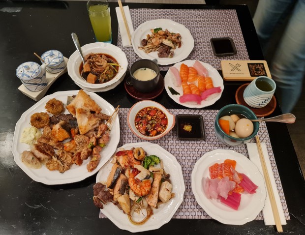 The Japanese @ Sari Pacific Jakarta Mr. Oktavianus, 1. Kintan Buffet Central Park, 2. Sakabe Buffet Tebet, 3. Wangja Korean Bbq All You Can Eat Restaurant, 4. Mapo Galmaegi – Magal BBQ Puri, 5. Bamboo Dimsum Kelapa Gading, 6. Washoku Sato Batu Tulis, 7. Kappa Sushi Central Park, 8. Ssikkek Korean BBQ Sunter, 9. The social pot, 10. Tucano’s Brazilian BBQ (Senayan City Mall), 11. Gubhida Korean BBQ, 12. The Japanese @ Sari Pacific Jakarta, 13. Sukinabe Japanese Suki & Grill, 14. Enmaru Japanese Restaurant, 15. Bulgogi Yaa! AYCE Korean Restaurant