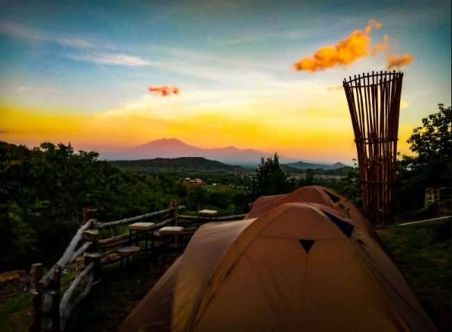 WE LAND SUNRISE VIEW n GEOPARK kharisma aiu, 1. Dunia Air Pandawa , 2. Gunung Sepikul , 3. Royal Water Adventure , 4. Alun – Alun Satya Negara Sukoharjo , 5. Kolam Renang Kora Kora, 6. Waduk Mulur , 7. Umbul Pecinan Batu Seribu , 8. Wisata Alam Batu Seribu, 9. Telaga Claket , 10. Taman Pakujoyo, 11. Gunung Pegat, 12. Taman Wijaya Kusuma, 13. Embung Pengantin, 14. Kidoland, 15. Curug Krajan  , 16. Spot Keren Dam Colo , 17. Telaga Biru Semin Nan Indah , 18. Gunung Taruwongso, 19. Petilasan Kraton Pajang , 20. WE LAND SUNRISE VIEW n GEOPARK, 21. Sendang Semurup, 22. Wisata Pleret, 23. Pura Sahasra Adhi Pura , 24. Pemandian Air Hangat Langenharjo 