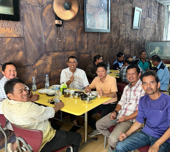 Warung pallubasa jalan bugis dkb3persero galangan3, 1. RM Pallubasa Serigala, 2. Coto Makassar Daeng Rahma, 3. Dapur Tian, 4. Warung Pallu Basa Ma’ Daeng, 5. Coto Makassar Broodhy Daeng Raja, 6. Pallubasa Supre Makassar, 7. Warung pallubasa jalan bugis, 8. Coto Makassar Pak Muchtar, 9. Sop Cendrawasih Makassar, 10. Rumah Makan Anging Mamiri Bogor