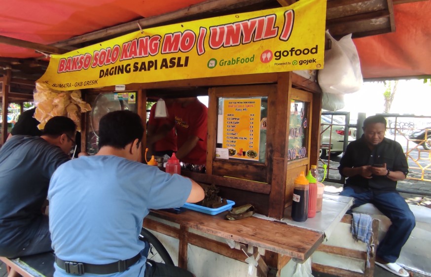 bakso unyil kang mo solo Kenangan Manis, 1. BAKSO KAKI SAPI GRESIK, 2. Joglo Petro, 3. Bakso Kedanyang, 4. Depot Mie 91 (Sundari), 5. Mie Ayam Valentine 313 jaksa agung, 6. Bakso Jemblong, 7. Bakso Spoonbob, 8. Bakso Haji Giman, 9. Bakso Kota Cak Man, 10. Bakso unyil kang mo solo
