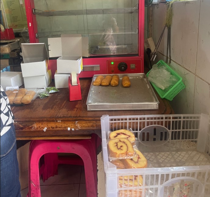 Aspana Risol ina karlina, 1. Pisang Goreng Tanduk Mpok Nur Mantap, 2. Pisang Goreng Madu Bu Nanik, 3. Raja Pisang Goreng Pontianak Ameng, 4. Cempedak Goreng Spesial Cik Lina, 5. Cakue Ko Atek, 6. cakwe gang Gloria, 7. Aspana Risol, 8. Suisse Bakery, 9. Pastellia Mayestik, 10. Bakwan Pontianak, 11. Pisang Goreng Kalimantan Bang Kosim, 12. Gorengan Pak Kisut