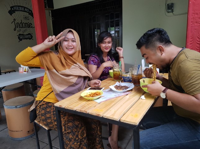 Area Pedas pucil77, 1. Burjo POLOPES, 2. Nyaman Coffee And Eatery, 3. Rumah Kopi Sragen, 4. Cengkir Klopo Coffee And Resto, 5. Locomotive Resto & Cafe, 6. Ragil Resto, 7. Pranadjaya coffee, 8. Omah Lawas Sragen, 9. BIG BEAT MAMA’S RESTAURAN & CAFE, 10. Gedhein Kopi, 11. Kopi Gati, 12. Mocitea Corner, 13. Omah Prahu Coffee & Resto, 14. Rules Coffee and Kitchen, 15. Dodolanan Cafe, 16. Nittie Coffee, 17. DjadjanDW, 18. Kenbirti coffee & bites, 19. History Coffee.SRG, 20. Reunikopi, 21. SAPA KETIGA, 22. Area Pedas, 23. Cafe Oemah Sedulur, 24. Lubby Cafe, 25. Coffee.blackbee