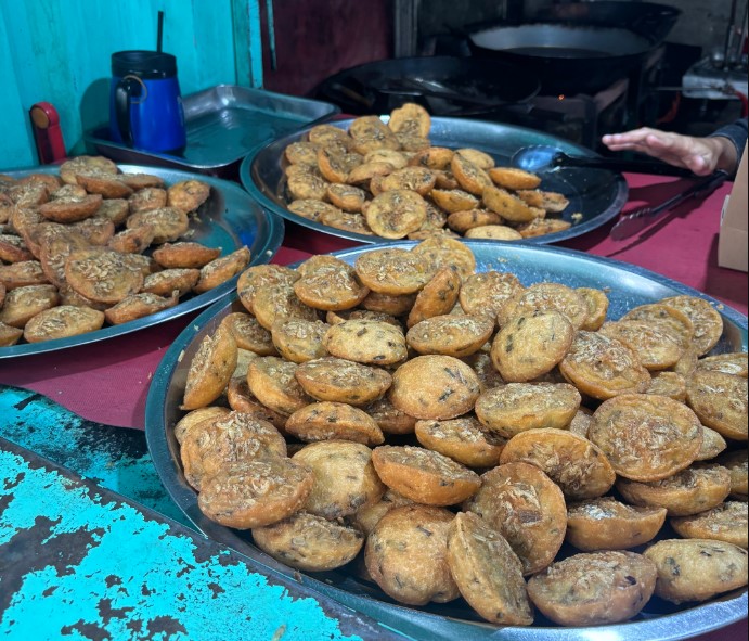 Bakwan Pontianak Sartika Dewi, 1. Pisang Goreng Tanduk Mpok Nur Mantap, 2. Pisang Goreng Madu Bu Nanik, 3. Raja Pisang Goreng Pontianak Ameng, 4. Cempedak Goreng Spesial Cik Lina, 5. Cakue Ko Atek, 6. cakwe gang Gloria, 7. Aspana Risol, 8. Suisse Bakery, 9. Pastellia Mayestik, 10. Bakwan Pontianak, 11. Pisang Goreng Kalimantan Bang Kosim, 12. Gorengan Pak Kisut
