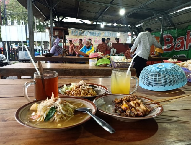 Bakmi Djowo Pak Doel Noemani Ellya Rakhmawati, 1. Bakmi Jawa Pak Gareng, 2. Bakmi Djowo Pak Doel Noemani, 3. Bakmi Jowo Pak Ragil, 4. Mie Jowo Pak Panut, 5. Bakmi Jawa Pak Ateng, 6. Bakmi Jowo Pak Gundul, 7. Bakmi Jowo Pak Har, 8. Bakmi Jowo Pak Gembong, 9. Bakmi Jowo Doel Numani, 10. Bakmi Jowo Pak Sulur, 11. Bakmi Jowo Rilek’s, 12. Bakmi Jowo Boeng Jhon