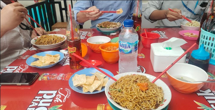 Bakmi Jhon sampit melawai John Andreas Smith (Herr JohnSmith), 1. Waroeng Aceh Kemang, 2. Demie Bakmie, 3. Kedai mie Tjap 1000 tahun, 4. Bakmi Kun, 5. OOMA Kitchen, 6. Mie Ayam Dedy Rasa Spesial, 7. Bakmie Dan Seafood 97, 8. Mietiaw-koe by Mie Ayam Theresia, 9. Sedjuk Bakmi dan Kopi, 10. Mie Ayam Sapi Pedes Sedep, 11. Bakmi Daging Legenda, 12. Bakmi Jhon Melawai, 13. Bakmie & Sea Food “Kuri-kuri”