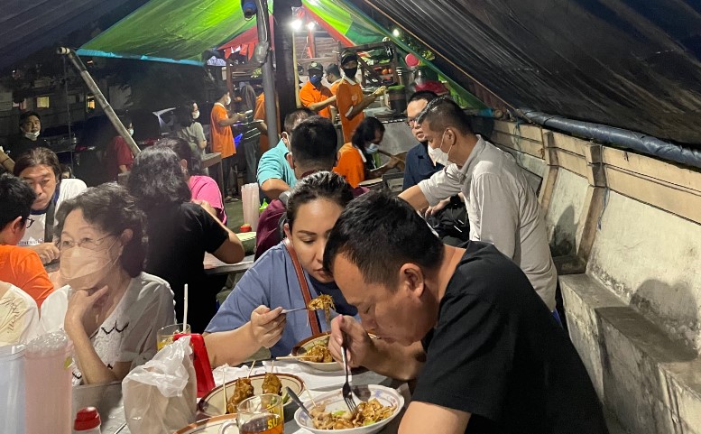 Bakmi Jowo Boeng Jhon Agnesia A. Kinanti, 1. Bakmi Jawa Pak Gareng, 2. Bakmi Djowo Pak Doel Noemani, 3. Bakmi Jowo Pak Ragil, 4. Mie Jowo Pak Panut, 5. Bakmi Jawa Pak Ateng, 6. Bakmi Jowo Pak Gundul, 7. Bakmi Jowo Pak Har, 8. Bakmi Jowo Pak Gembong, 9. Bakmi Jowo Doel Numani, 10. Bakmi Jowo Pak Sulur, 11. Bakmi Jowo Rilek’s, 12. Bakmi Jowo Boeng Jhon