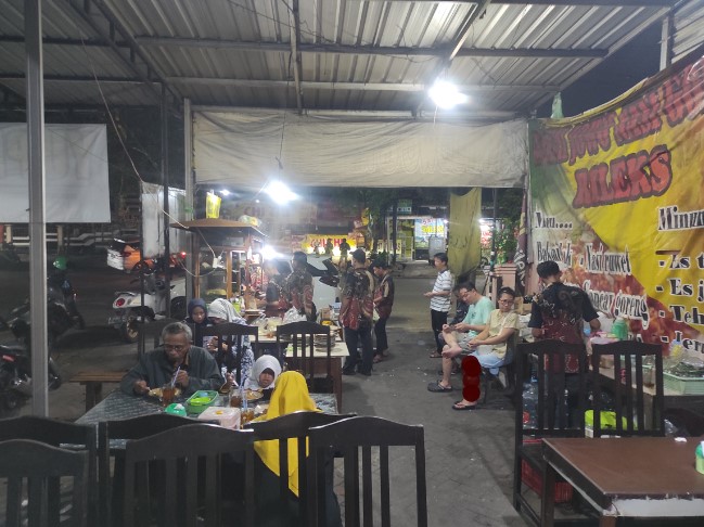 Bakmi Jowo Rilek's Rony Suleman, 1. Bakmi Jawa Pak Gareng, 2. Bakmi Djowo Pak Doel Noemani, 3. Bakmi Jowo Pak Ragil, 4. Mie Jowo Pak Panut, 5. Bakmi Jawa Pak Ateng, 6. Bakmi Jowo Pak Gundul, 7. Bakmi Jowo Pak Har, 8. Bakmi Jowo Pak Gembong, 9. Bakmi Jowo Doel Numani, 10. Bakmi Jowo Pak Sulur, 11. Bakmi Jowo Rilek’s, 12. Bakmi Jowo Boeng Jhon