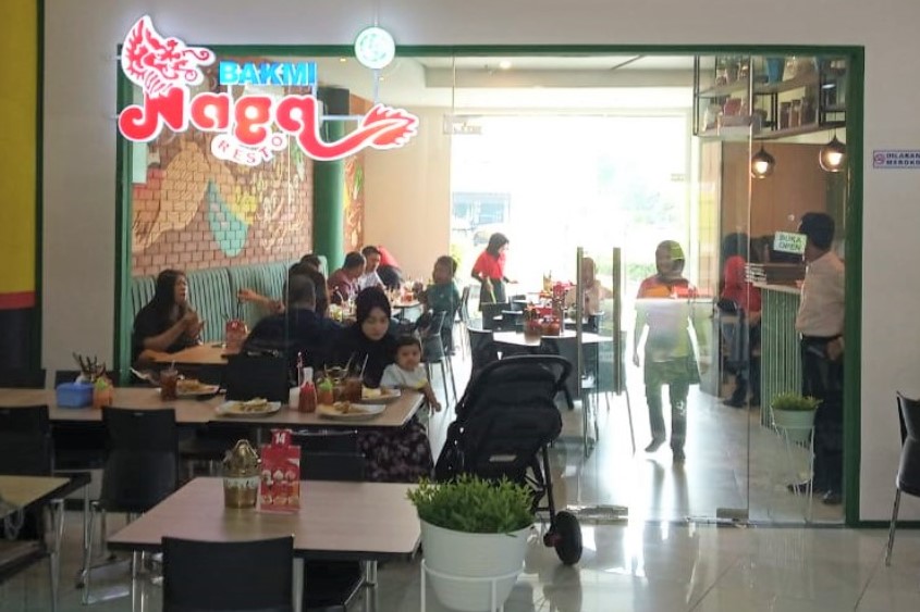 Bakmi Naga Resto Cibubur Square, 1. Gubug Udang Situ Cibubur, 2. Teras Rumah Nenek, 3. Pondok Kemangi Cibubur, 4. Sate Maranggi Haji Yetty Cabang Cibubur, 5. Telaga Seafood Restaurant, 6. Bebek Kaleyo Cibubur Nagrak, 7. Teras Rimbun, 8. MANG KABAYAN CIBUBUR, 9. Sondoro Seafood, 10. Gubug Makan Mang Engking Telaga Arwana Cibubur, 11. RM Saung Alam Sunda, 12. Bakmi Naga Resto Cibubur Square, 13. Hanamasa Cibubur