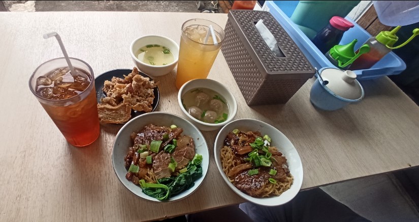 Bakmie Daging Legenda Alwi Rafsanjani, 1. Waroeng Aceh Kemang, 2. Demie Bakmie, 3. Kedai mie Tjap 1000 tahun, 4. Bakmi Kun, 5. OOMA Kitchen, 6. Mie Ayam Dedy Rasa Spesial, 7. Bakmie Dan Seafood 97, 8. Mietiaw-koe by Mie Ayam Theresia, 9. Sedjuk Bakmi dan Kopi, 10. Mie Ayam Sapi Pedes Sedep, 11. Bakmi Daging Legenda, 12. Bakmi Jhon Melawai, 13. Bakmie & Sea Food “Kuri-kuri”