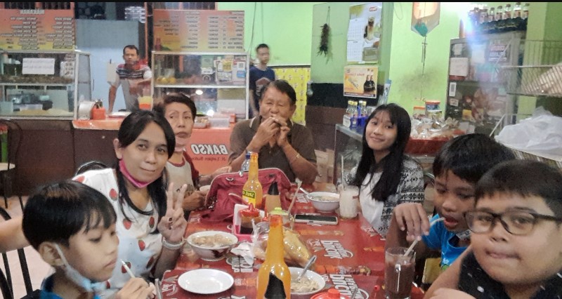Bakso Planet Nugroho Arnold, 1. Bakso ABC Sari Roso, 2. Bakso Planet Salatiga, 3. Sate Sapi Suruh & Bakso, 4. Bakso Dugul, 5. Bakso Mbledos Salatiga, 6. RM Bakso Tamansari, 7. Mie Ayam dan Bakso Idola (Cak So), 8. Bakso Sapi Dan Mie Ayam Blotongan Salatiga, 9. Bakso & Mie Ayam Sari Roso 88, 10. Mie Ayam Bakso Coba Rasa, 11. Bakso Babat Pak Tomo, 12. Rumah Makan Bakso Soko Roso