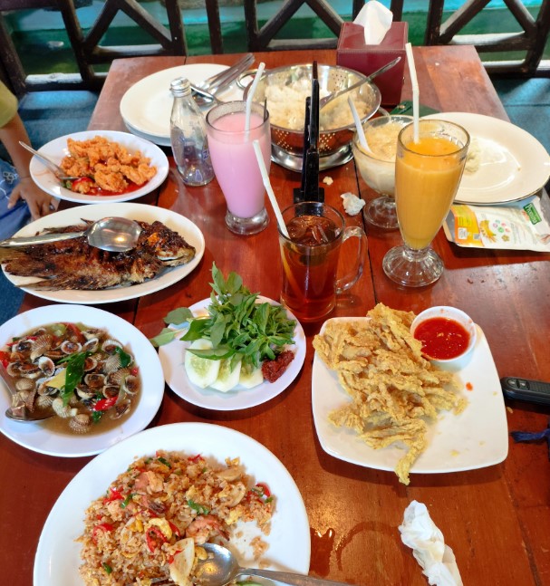 Bale Timoho Resto Aziz Prasetyo, 1. The Westlake Resto, 2. Banyu Mili Resto, 3. Kurnia Seafood Yogyakarta, 4. Bale Timoho Resto, 5. Seafood Pak Purwanto, 6. Ikan Bakar Jimbaran, 7. Kepiting Cak Gundul, 8. Kepiting Bang Ja’i Seturan, 9. Zona Seafood Kotabaru, 10. Ikan Bakar Bu Bambang, 11. Ikan Bakar Legian khas Bali, 12. King Kerang Jogjakarta, 13. IKAN LAUT BAKAR MAS AYE, 14. Terminal kepiting jogja