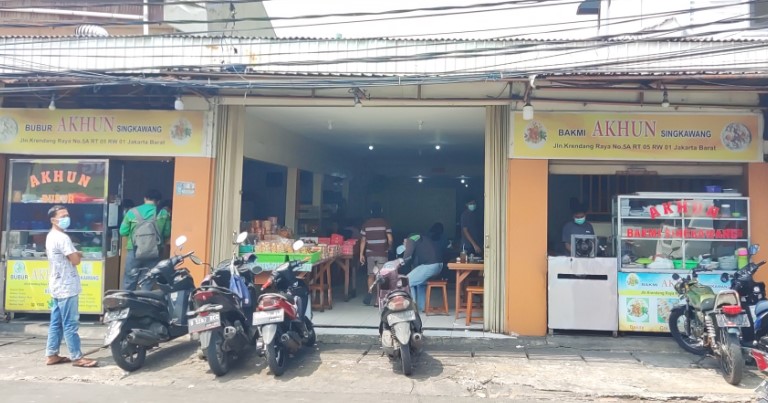 Bubur Akhun Singkawang cocky s, 1. Bubur Singkawang Ajun, 2. Bakmi Ajong Singkawang, 3. Kedai Lilie Singkawang, 4. Bakmie Singkawang A “ANG 51, 5. Bakso Sapi Singkawang 28, 6. SiBu OuKie Bakmi Kepiting, pasar PIK, 7. Bubur Singkawang AKHIAN, 8. Bakmi Singkawang A’Sam 88, 9. Choi Pan Manie, 10. Nasi Campur Alin 91 khas Singkawang, 11. Bubur Akhun Singkawang, 12. Bakmie Akong Singkawang