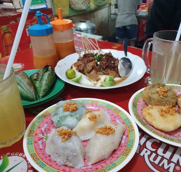 Choipan Goreng 89 Pontianak Vina Aprilia, 1. Kwetiau Sapi – Bakso Sapi “Akhiang 79”, 2. Pecel Merapi Cabang Pontianak, 3. Warung Rawit, 4. Choipan Panas Pontianak Siam 91 Sunter Indah, 5. Kwetiau Peng Hie, 6. Kim Lai Pontianak, 7. Kwetiau Sapi Pontianak 555 Radio Dalam, 8. Bakmi Kepiting Tanjung Pura, 9. Choipan Goreng 89 Pontianak, 10. Kwetiau Sapi Pontianak 21, 11. Pisang Goreng Pontianak 168, 12. Ahaw Jajanan Pontianak