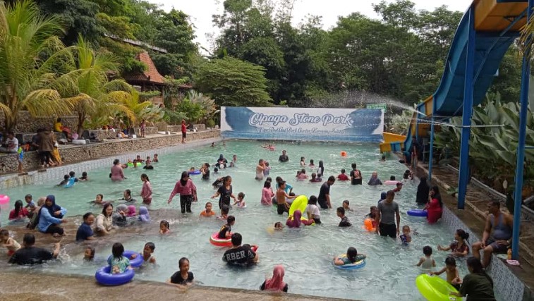 Cipaga Stone Park Gita Indah cahyani, 1. Curug Cigentis, 2. Hutan Perum Perhutani, 3. Kampung Turis Water &amp; Adventure Park, 4. Curug Bandung Loji Karawang, 5. Cipaga Stone Park, 6. Puncak Sempur Koffi Hideung, 7. Bukit Kembar Puncak Pinus, 8. NEW MARIGOLD GARDEN, 9. Saung Bali Linggarsari, 10. Taruma Leisure Waterpark, 11. Green Canyon Loji