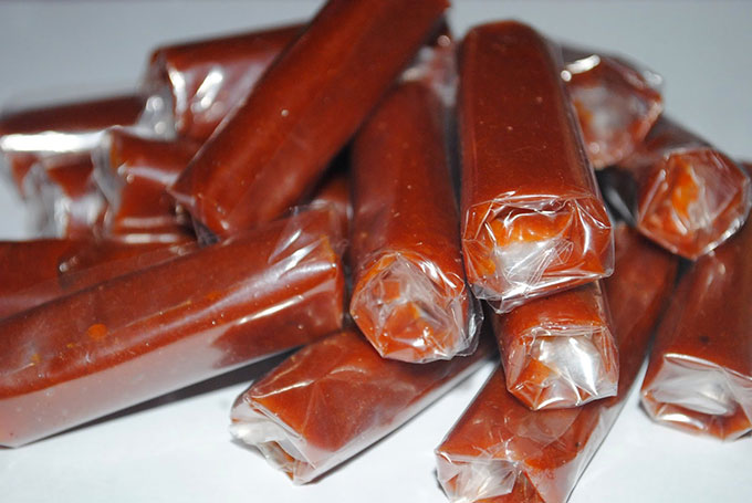 Dodol Jambu Biji, 1. Dodol Belimbing, 2. Ketoprak Cimol, 3. Toge Goreng, 4. Gado-gado Depok, 5. Perkedel bakar, 6. Dodol Jambu Biji, 7. Peyek Galih / Gale, 8. Biskuit Temma, 9. Bakso Comberan, 10. Nastar Belimbing, 11. Rujak cireng, 12. Soto Depok
