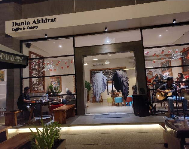 Dunia Akhirat Coffee &amp; Eatery Suci Risweni, 1. Angkringan Mbok Nom Rembang, 2. Orso Gelato &amp; Cafe Rembang, 3. Reunique Cafe, 4. Balcony Resto And Cafe, 5. Ranu Coffee &amp; Eatery, 6. Satu Lagi, 7. Warung kopi kresen, 8. NoboN Coffe, 9. PILAR Coffee &amp; Space, 10. BARIX COFFEE – MANUAL BREW INSIDE, 11. Kedai Kongkow, 12. Biskope Cafe, 13. Dunia Akhirat Coffee &amp; Eatery, 14. Cokro Cafe, 15. Warung Kopi Mr. Hendro, 16. Kafe Kedai Kopi 46 Pantura Rembang, 17. SevenShake, 18. Starbox, 19. Zero Cafe, 20. Rantina Cafe &amp; Chill, 21. Summit Cafe, 22. Paleet Cafee, 23. Papi coepliezt, 24. Tentang Kopi Cafe &amp; Resto, 25. Sky Monster Cafe (SM), 26. Chawis coffee