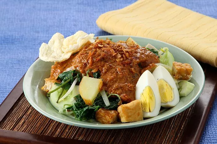Gado-gado Depok via Grid, 1. Dodol Belimbing, 2. Ketoprak Cimol, 3. Toge Goreng, 4. Gado-gado Depok, 5. Perkedel bakar, 6. Dodol Jambu Biji, 7. Peyek Galih / Gale, 8. Biskuit Temma, 9. Bakso Comberan, 10. Nastar Belimbing, 11. Rujak cireng, 12. Soto Depok