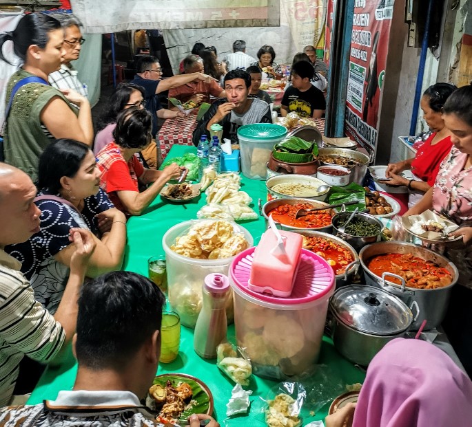 Gudeg Koyor &amp; Ceker, Nasi Ayam &amp; Koyor Bu Mar Sam Santoso, 1. Nasi Ayam Bu Wido, 2. Nasi Ayam Bu Nyoto, 3. Nasi Ayam Bu Pini, 4. Nasi Ayam Kemuning Mbak Jum, 5. Nasi Ayam Bu Sami, 6. Nasi ayam Mbak Harni, 7. Nasi Ayam Yu Nah, 8. Nasi Ayam Bu Jawi, 9. Nasi Ayam Mbak Milih Semarang, 10. nasi ayam Bu sulami, 11. Nasi Ayam Yu Suti, 12. Gudeg Koyor &amp; Ceker, Nasi Ayam &amp; Koyor Bu Mar, 13. Nasi Ayam Mbok Ru, 14. Nasi Ayam Bu Darmi
